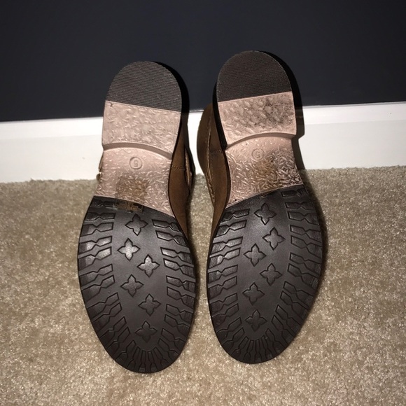 Women’s size 5 Ankle Booties - Picture 4 of 5